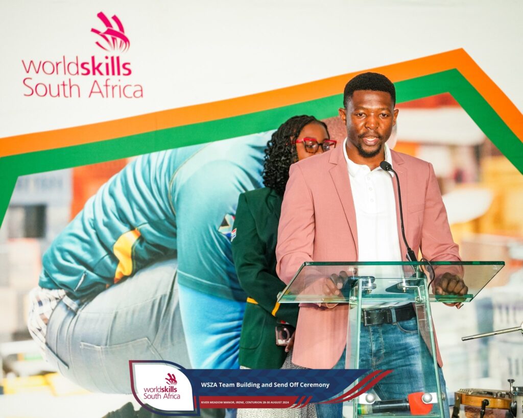 Buti Manamela calls for more collaboration in putting SA on the technology development map