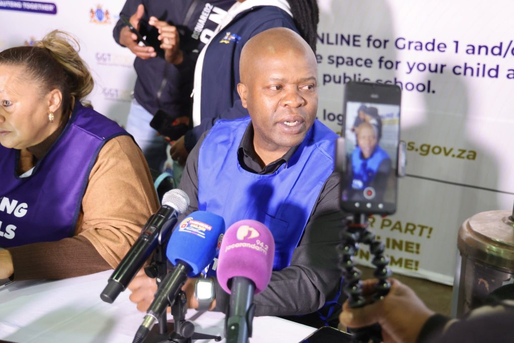 Gauteng records 210 055 school applications in four hours